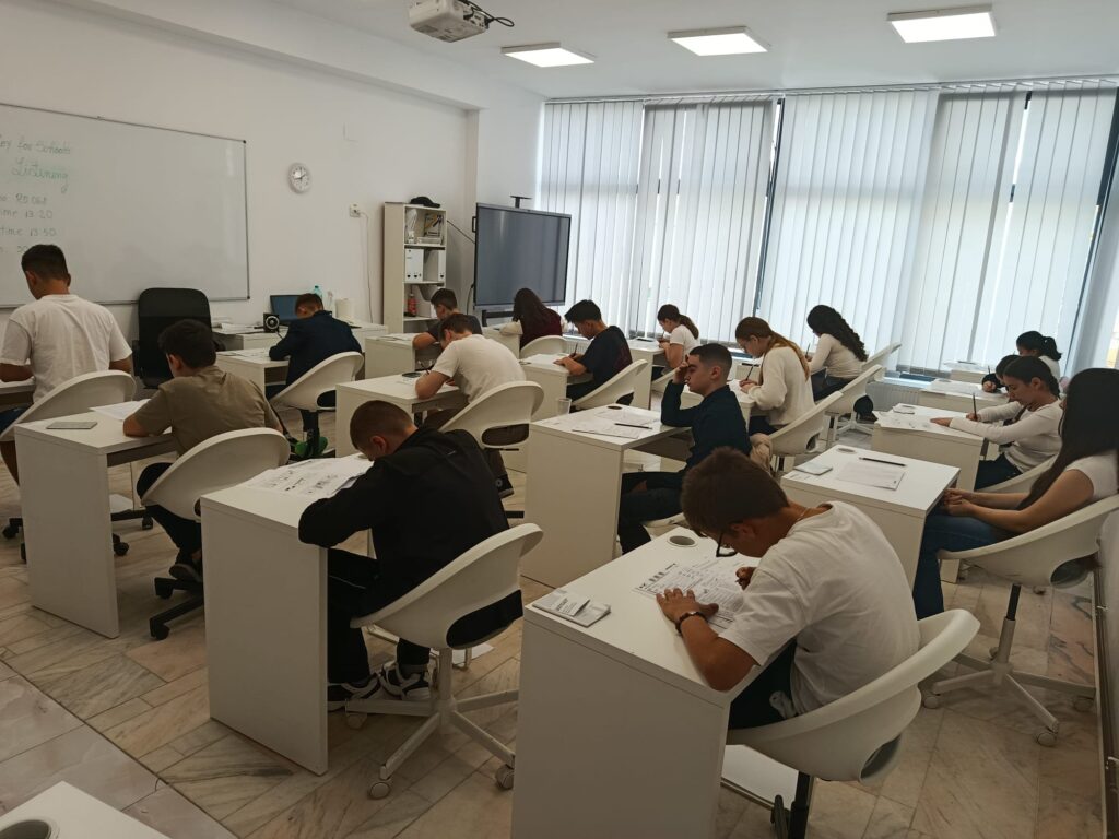 poza din timpul Examenului Cambridge English