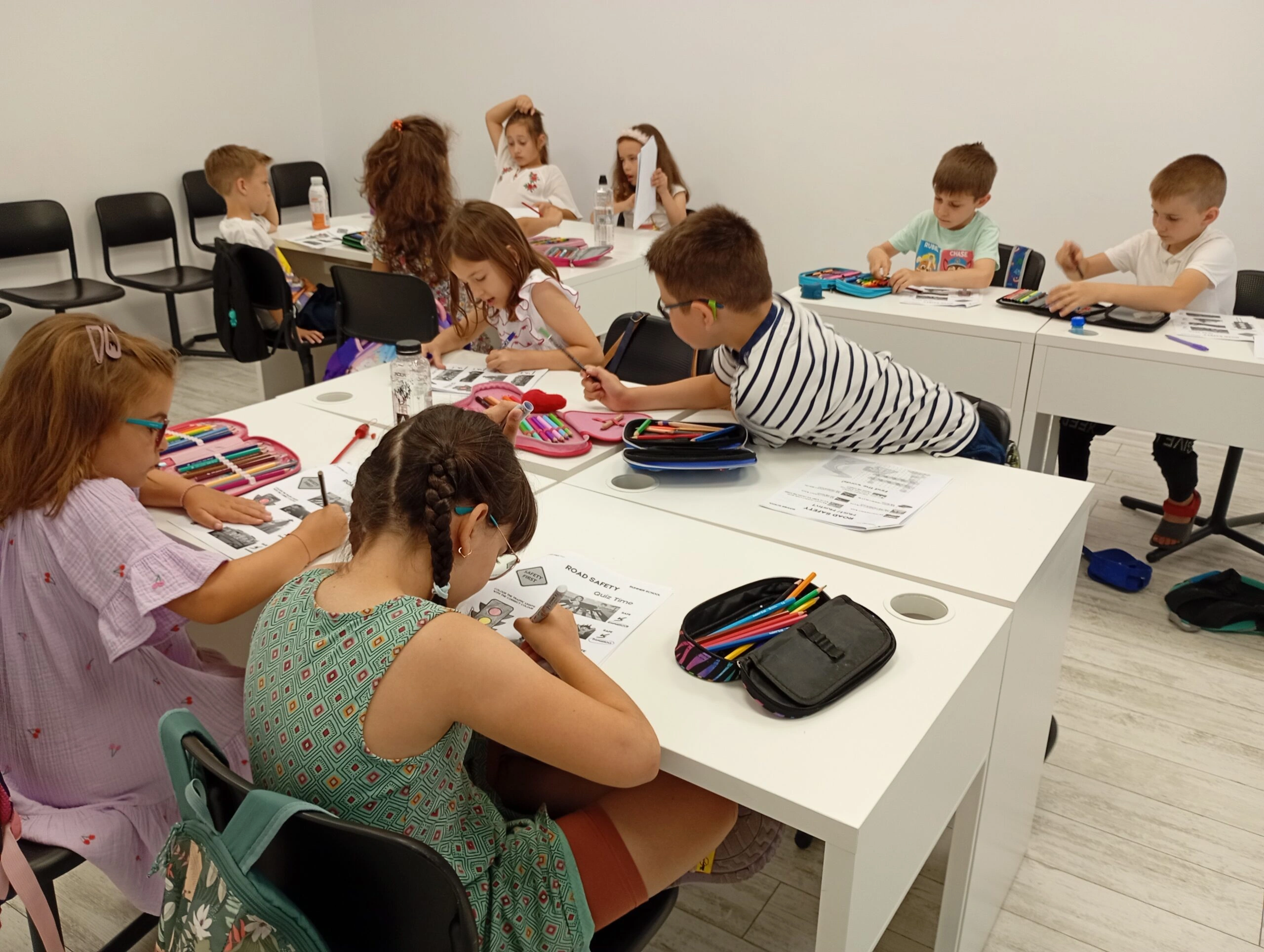 fotografie cu participantii grupului de la scoala de vara